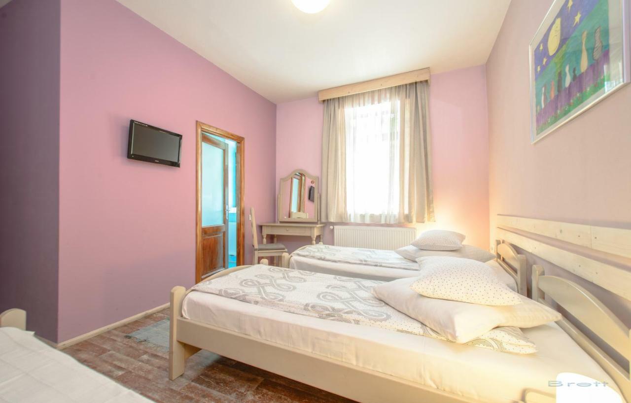 Mango Rooms Braşov Esterno foto