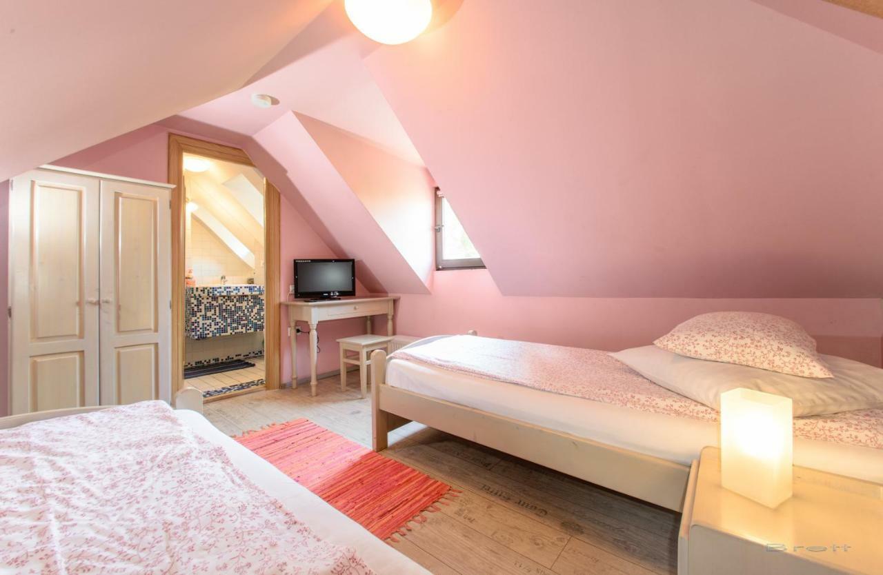 Mango Rooms Braşov Esterno foto