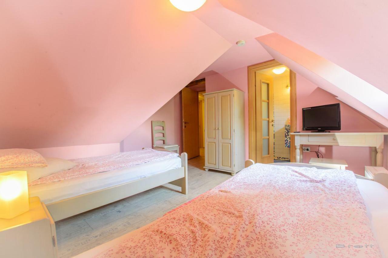 Mango Rooms Braşov Esterno foto